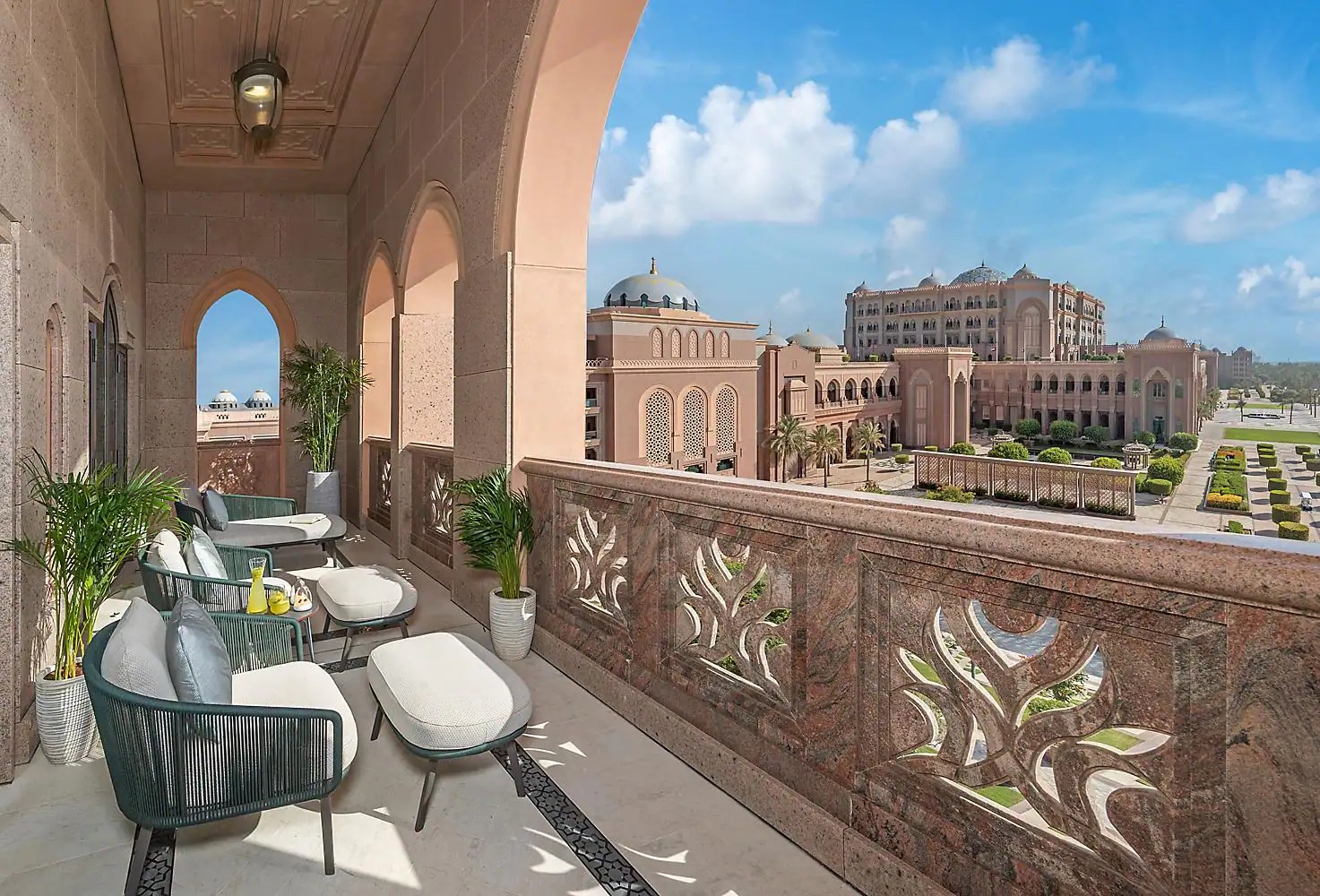 abu-dhabi-royal-suite-balcony.jpg